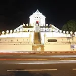 Banglumpoo Place